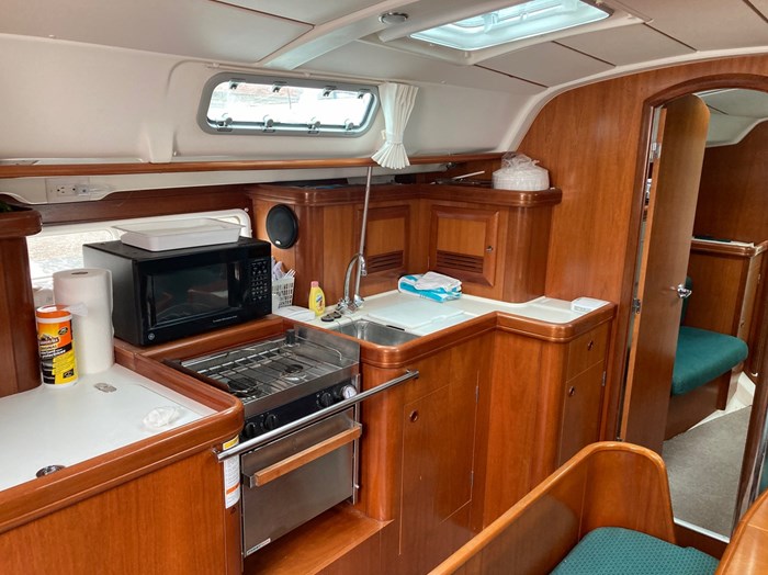 2001 Beneteau 411 Photo 6 sur 30