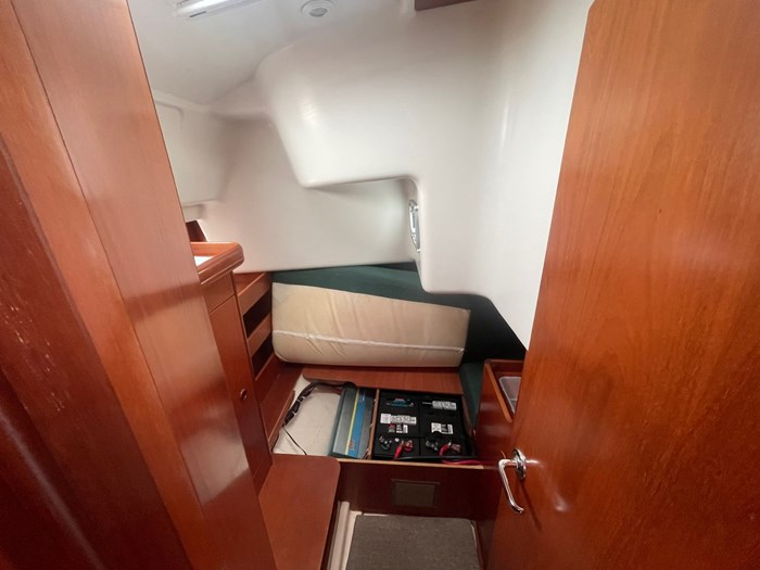 2001 Beneteau 411 Photo 17 sur 30