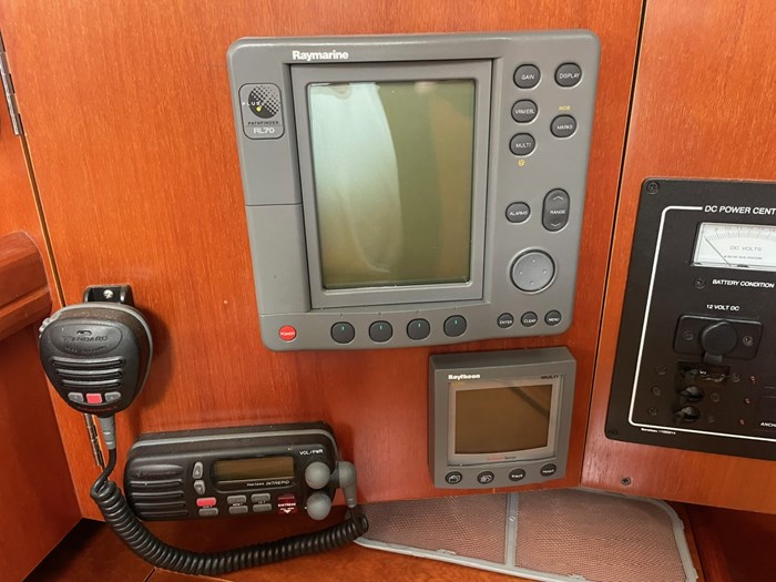 2001 Beneteau 411 Photo 18 sur 30