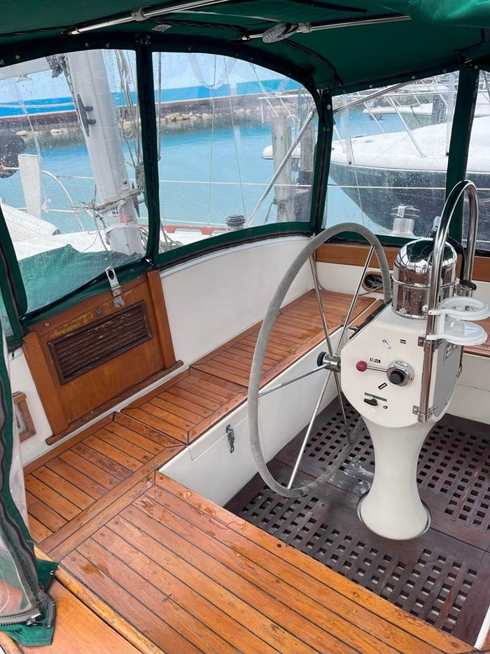 1986 Whitby 42 Ketch Photo 5 sur 46