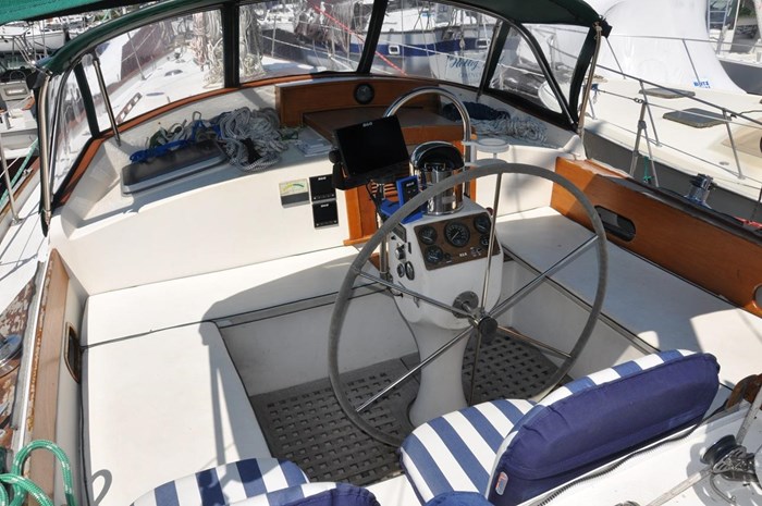 1986 Whitby 42 Ketch Photo 15 sur 46