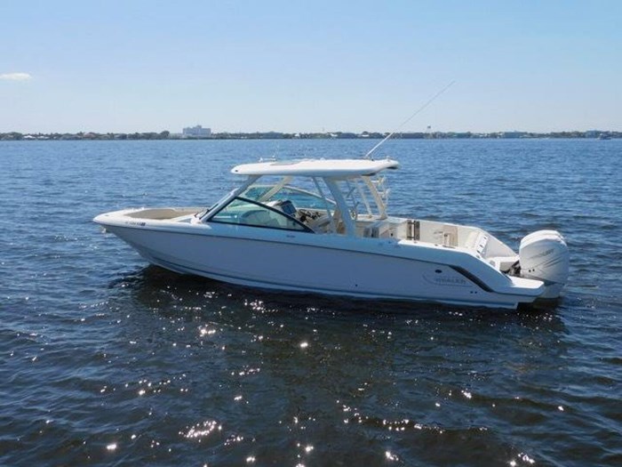 2016 Boston Whaler Photo 1 sur 27