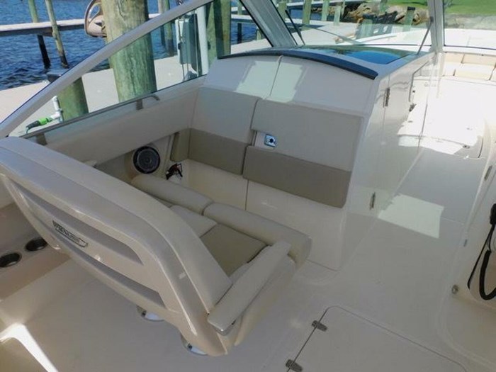 2016 Boston Whaler Photo 18 sur 27