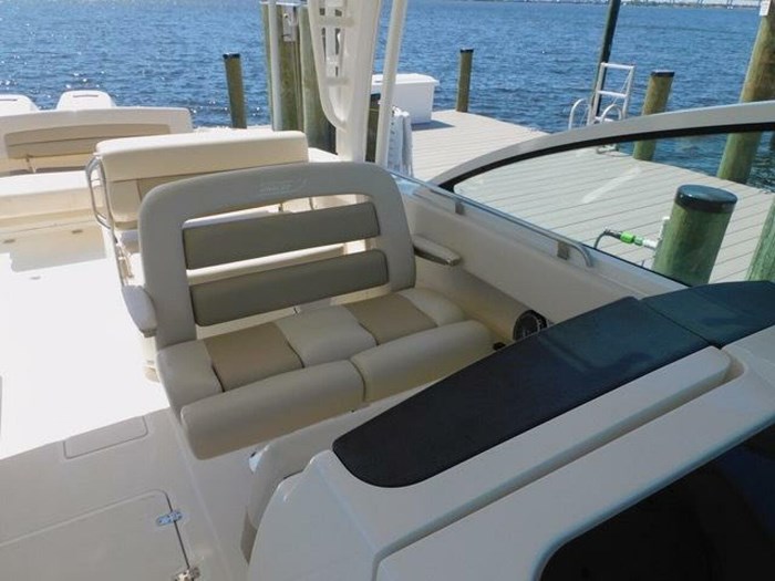 2016 Boston Whaler Photo 13 sur 27