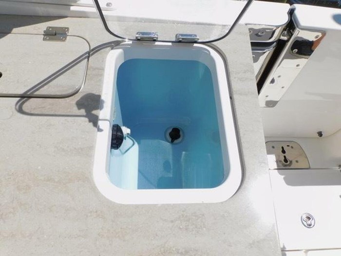 2016 Boston Whaler Photo 25 sur 27
