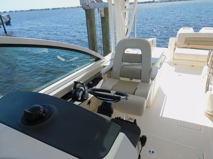 2016 Boston Whaler Photo 10 sur 27