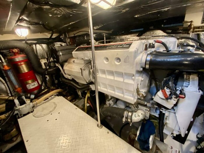2005 Cruisers Yachts 455 Express Motor Yacht Photo 51 sur 58