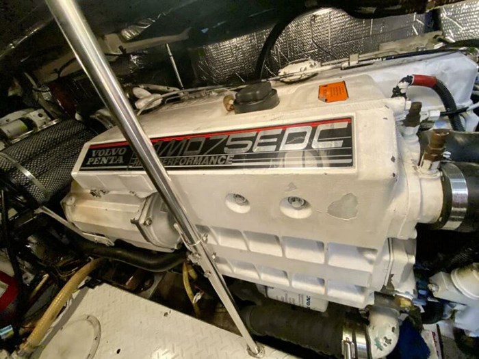 2005 Cruisers Yachts 455 Express Motor Yacht Photo 52 sur 58