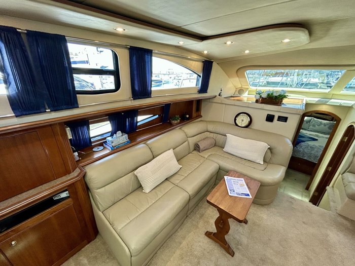 2005 Cruisers Yachts 455 Express Motor Yacht Photo 24 sur 58