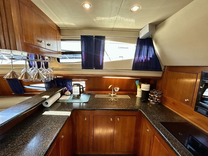 2005 Cruisers Yachts 455 Express Motor Yacht Photo 26 sur 58