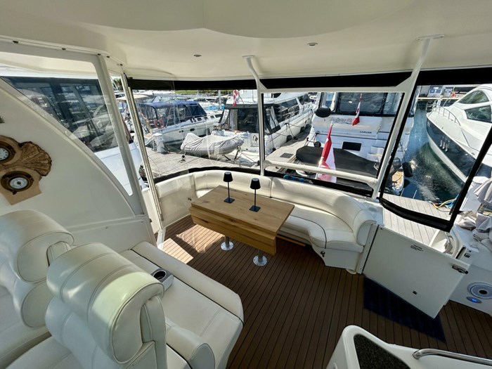 2005 Cruisers Yachts 455 Express Motor Yacht Photo 15 sur 58