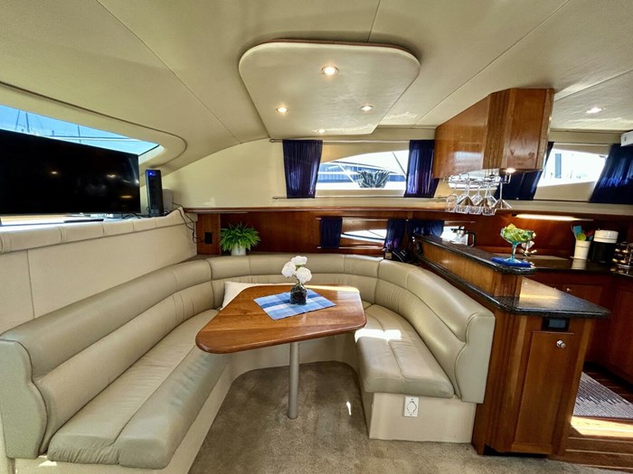 2005 Cruisers Yachts 455 Express Motor Yacht Photo 30 sur 58