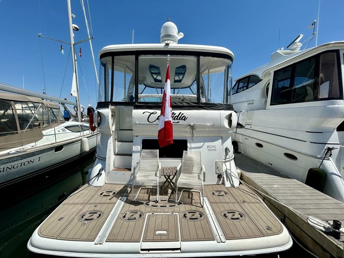2005 Cruisers Yachts 455 Express Motor Yacht Photo 7 sur 58