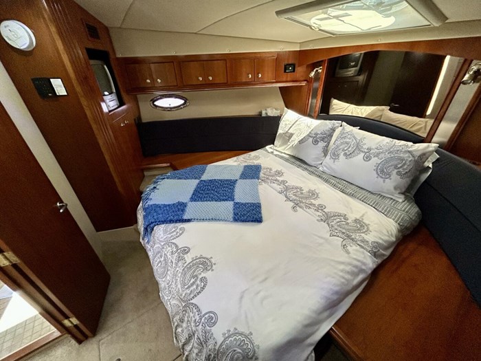 2005 Cruisers Yachts 455 Express Motor Yacht Photo 32 sur 58
