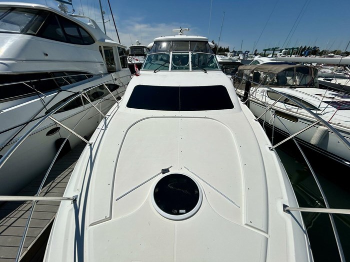 2005 Cruisers Yachts 455 Express Motor Yacht Photo 10 sur 58