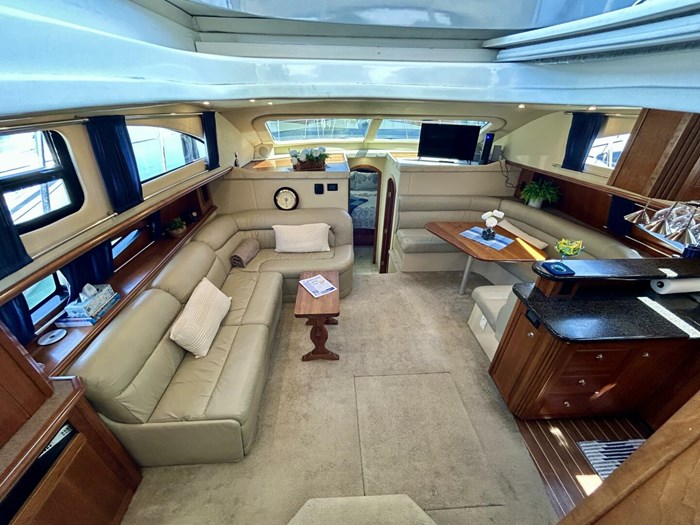 2005 Cruisers Yachts 455 Express Motor Yacht Photo 22 sur 58