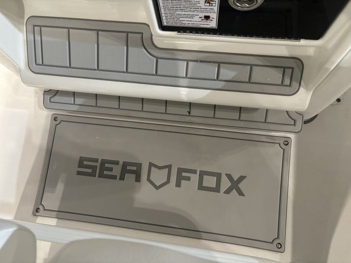 2025 Sea Fox 248 COMMANDER Photo 12 of 25