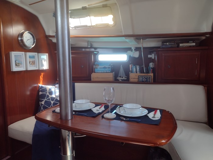 2004 Beneteau Oceanis 331 Photo 13 sur 70