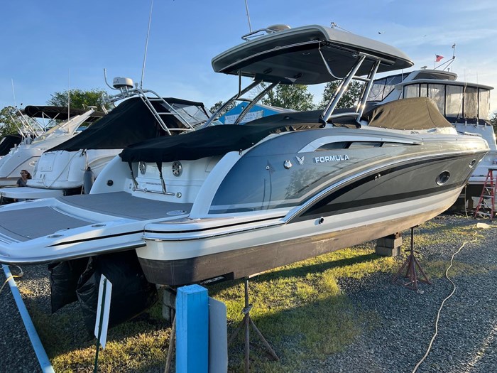 2015 Formula 350 Crossover Bowrider Photo 6 sur 37