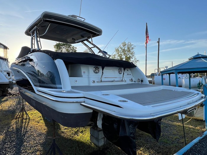 2015 Formula 350 Crossover Bowrider Photo 7 sur 37