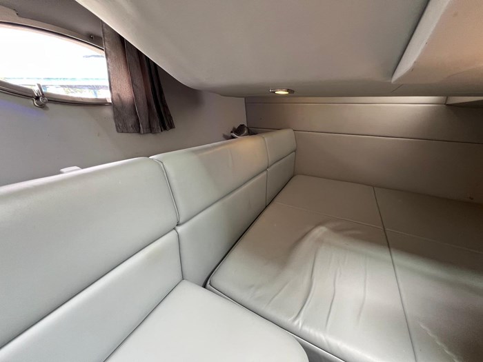 2015 Formula 350 Crossover Bowrider Photo 22 sur 37