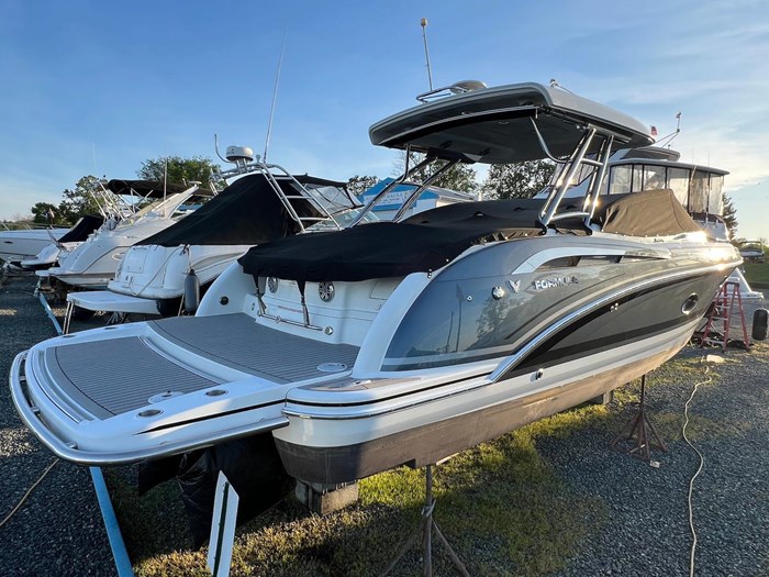 2015 Formula 350 Crossover Bowrider Photo 4 sur 37