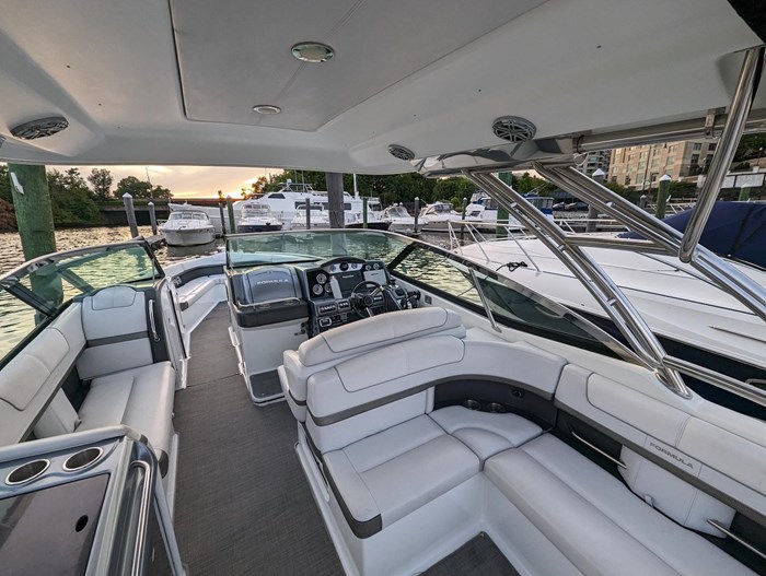 2015 Formula 350 Crossover Bowrider Photo 10 sur 37