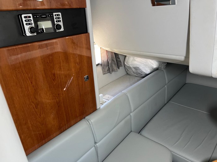 2015 Formula 350 Crossover Bowrider Photo 30 sur 37