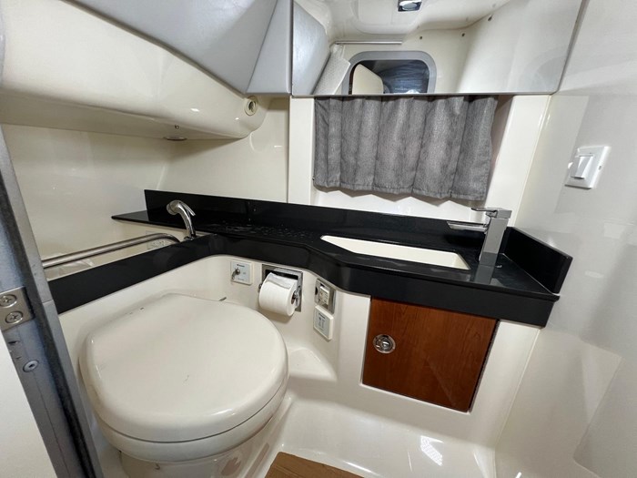 2015 Formula 350 Crossover Bowrider Photo 31 sur 37