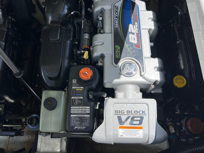 2015 Formula 350 Crossover Bowrider Photo 34 sur 37