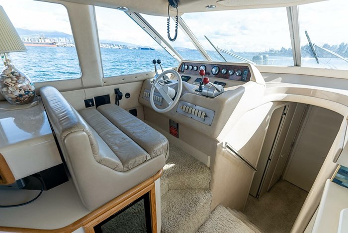 1995 Sea Ray 55 Sedan Bridge Photo 39 sur 59