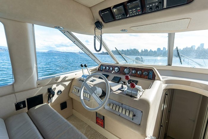 1995 Sea Ray 55 Sedan Bridge Photo 41 sur 59