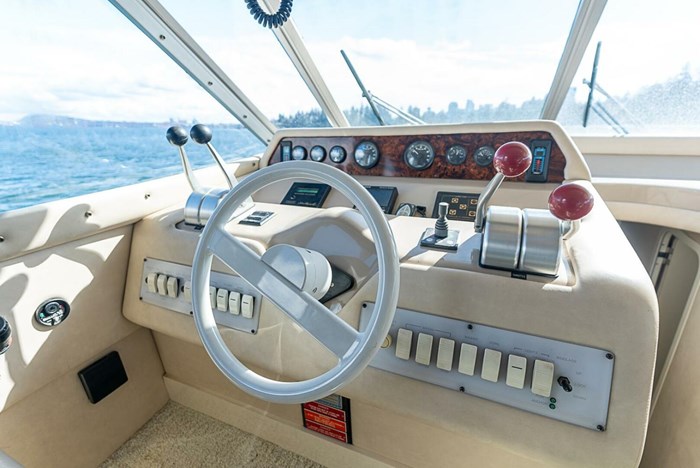 1995 Sea Ray 55 Sedan Bridge Photo 42 sur 59