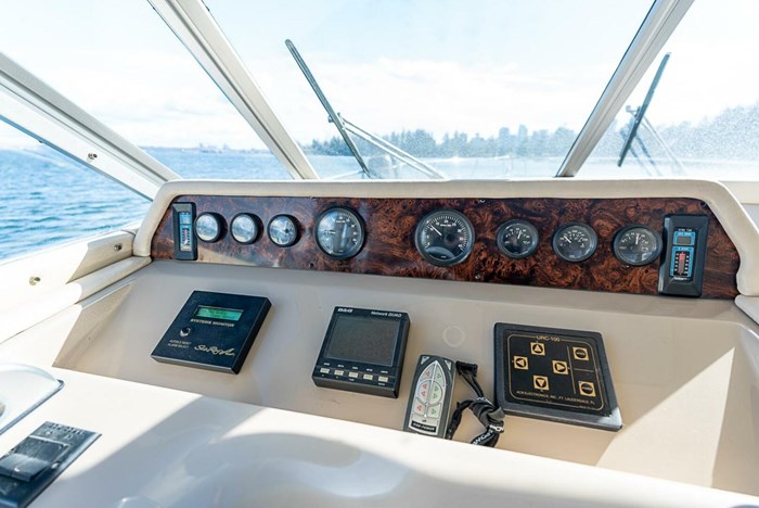 1995 Sea Ray 55 Sedan Bridge Photo 43 sur 59
