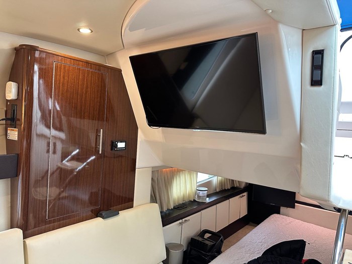 2015 Regal 32 Express Photo 18 sur 23