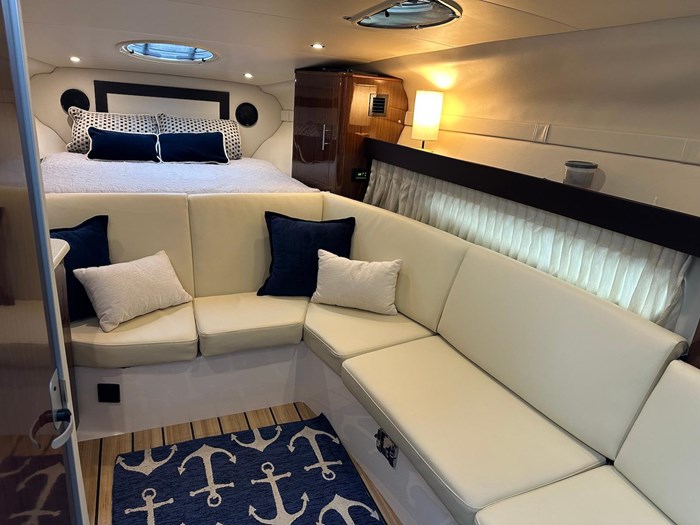2015 Regal 32 Express Photo 17 sur 23
