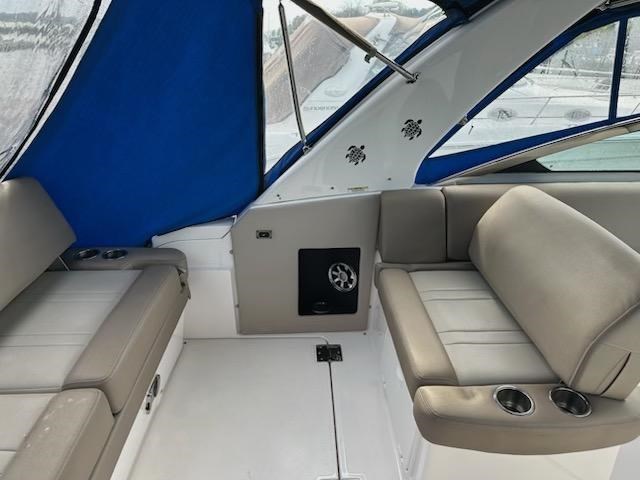 2015 Regal 32 Express Photo 9 sur 23