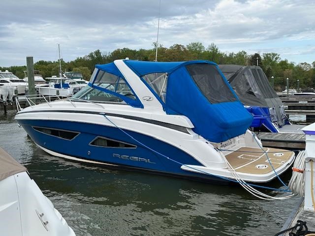 2015 Regal 32 Express Photo 6 sur 23
