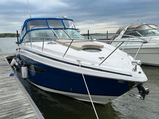 2015 Regal 32 Express Photo 7 sur 23
