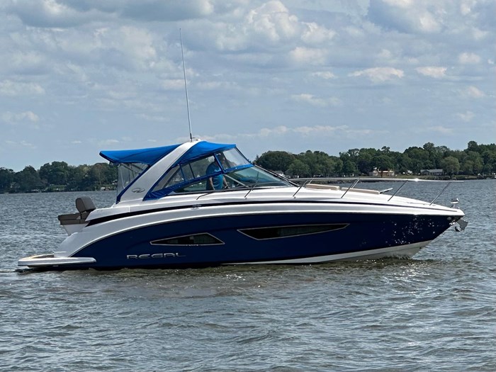 2015 Regal 32 Express Photo 1 sur 23