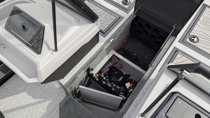 2025 Smoker Craft Adventure 188 DC Pro Contour Suzuki DF175 Photo 26 sur 32