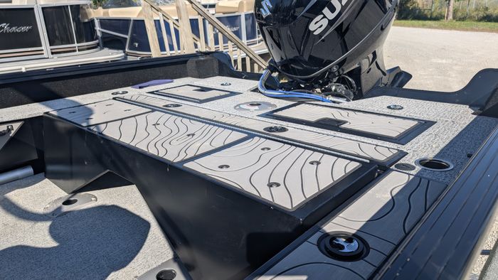 2025 Smoker Craft Adventure 188 DC Pro Contour Suzuki DF175 Photo 9 sur 32