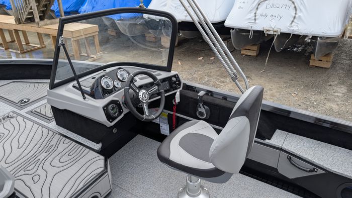 2025 Smoker Craft Adventure 188 DC Pro Contour Suzuki DF175 Photo 18 sur 32