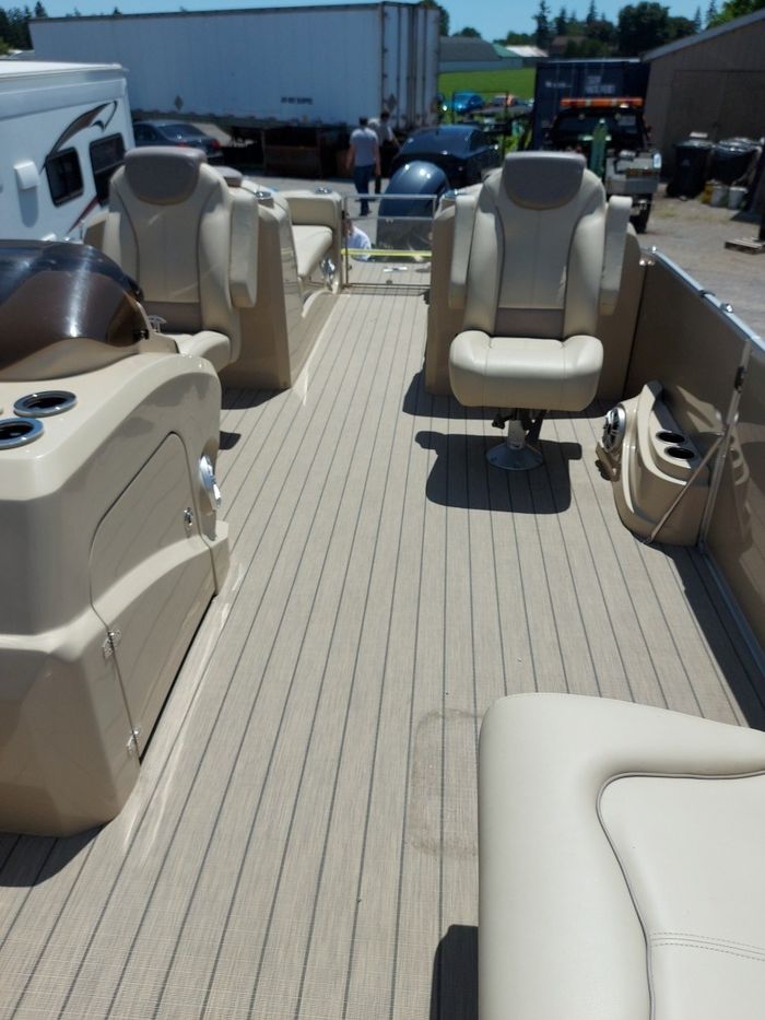 2017 Sylvan S-3 Photo 9 of 10