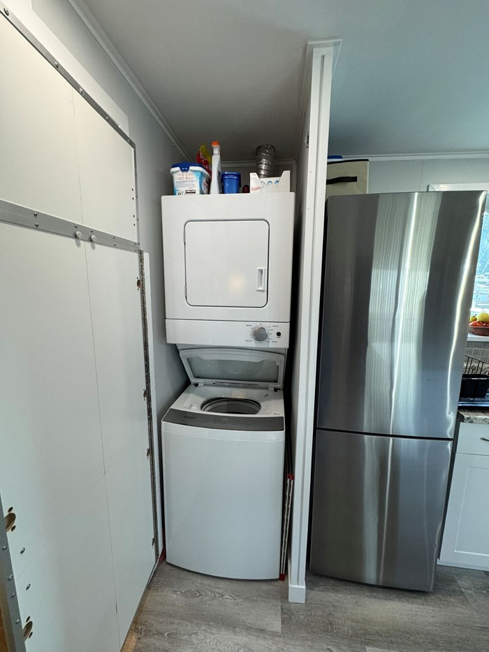 2020 Custom 1 Bedroom, 2 Bathroom Floathome Photo 31 sur 59