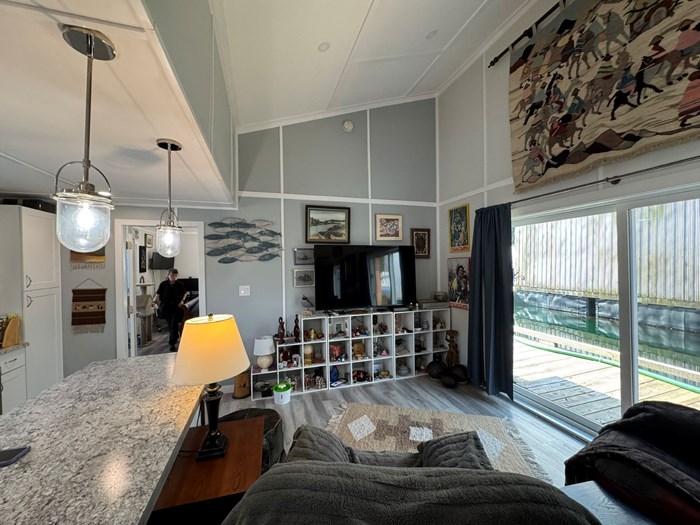 2020 Custom 1 Bedroom, 2 Bathroom Floathome Photo 17 sur 59