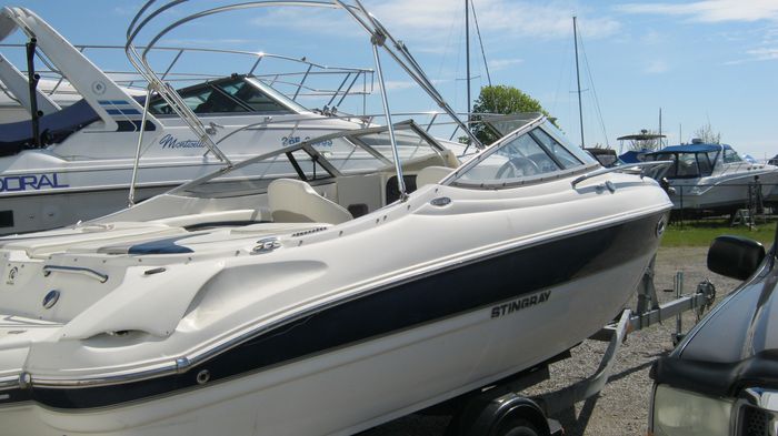 2012 stingray sport cuddy Photo 3 of 10