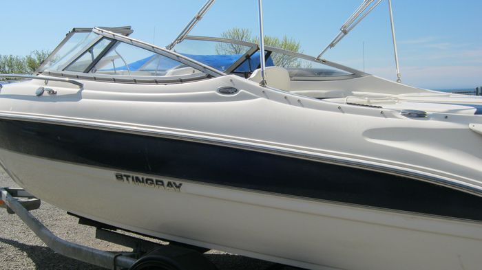 2012 stingray sport cuddy Photo 5 of 10