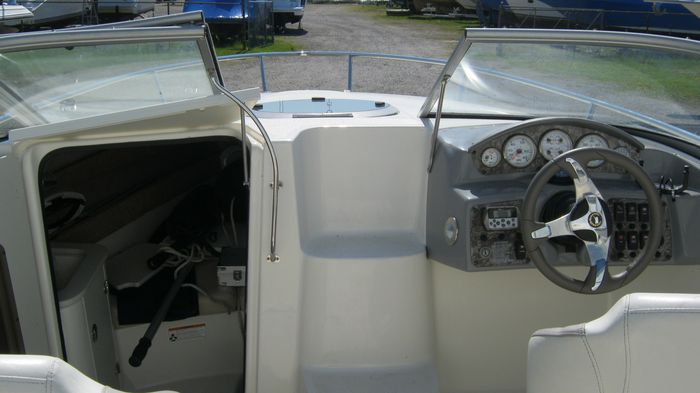 2012 stingray sport cuddy Photo 8 of 10