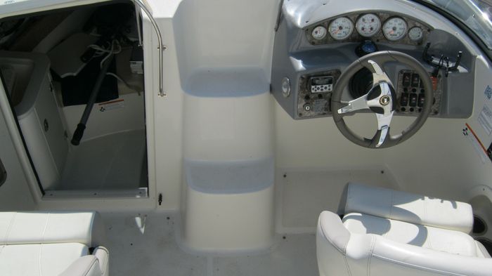 2012 stingray sport cuddy Photo 9 of 10